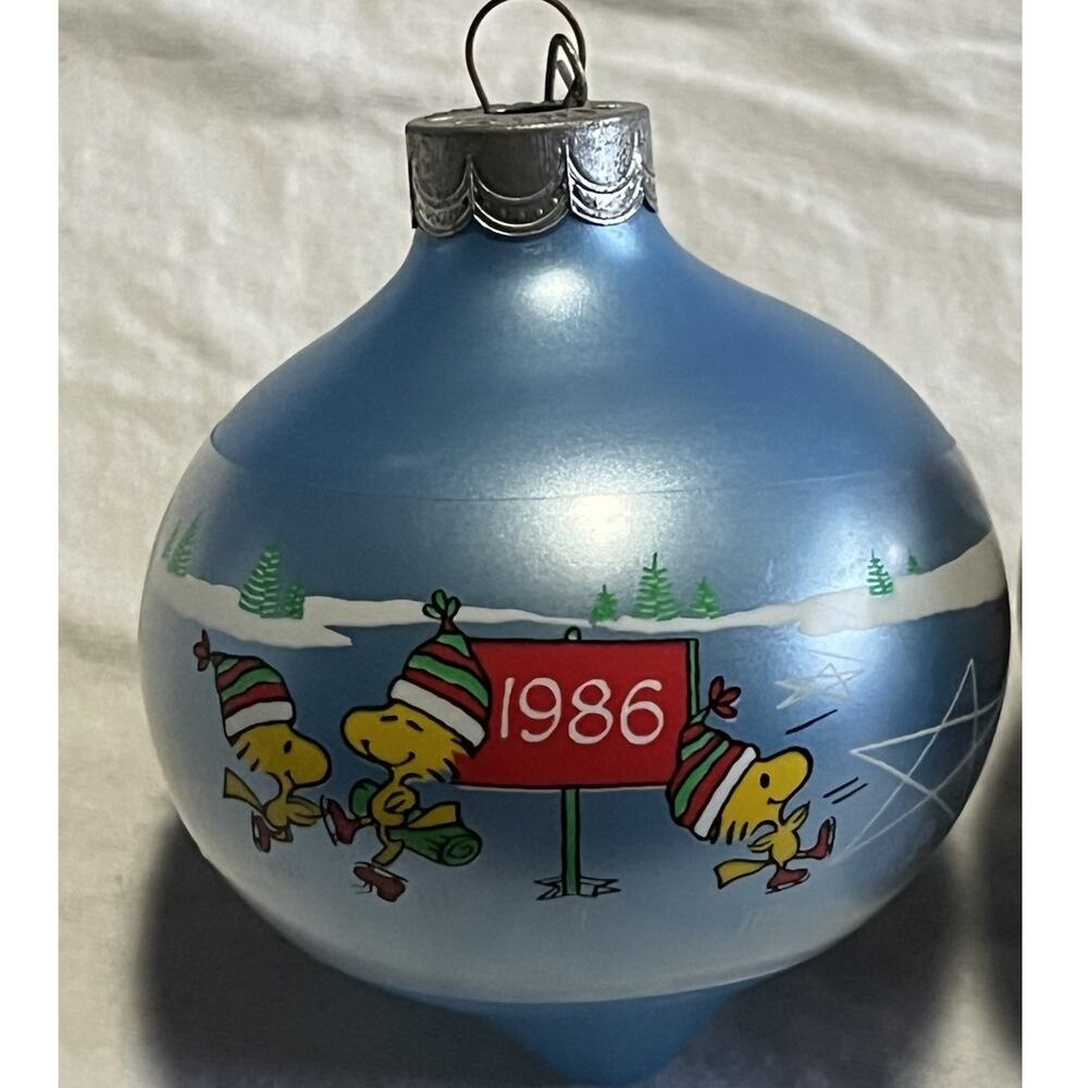1986 Hallmark Peanuts Snoopy Woodstock Glass Christmas Ornament Blueball Vintage